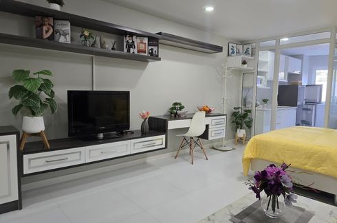 1 Bedroom Condo for sale in Hillside 4 Condominium, Chang Phueak, Chiang Mai