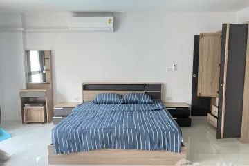 Condo for rent in Diamond Suites Resort Condominium, Nong Prue, Chonburi