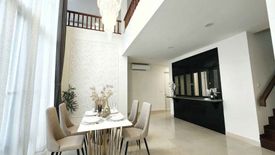 5 Bedroom House for rent in Huai Khwang, Bangkok