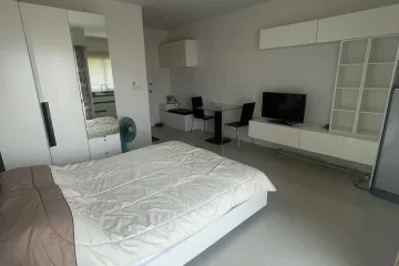 Condo for rent in AD Hyatt Condominium, Na Kluea, Chonburi