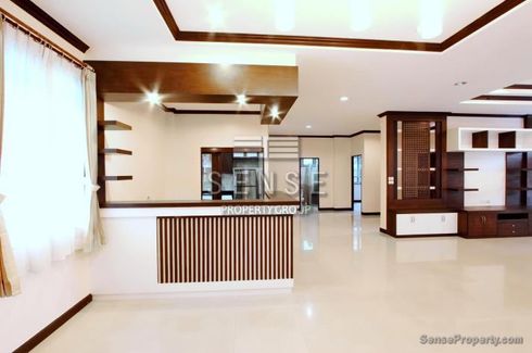 4 Bedroom House for rent in Phra Khanong Nuea, Bangkok