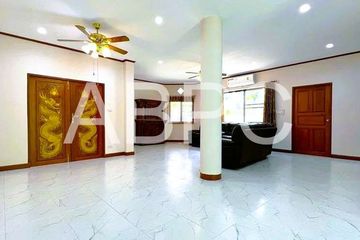 5 Bedroom House for sale in Paradise Village, 