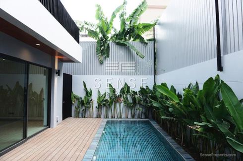 4 Bedroom House for sale in Khlong Tan Nuea, Bangkok