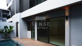 4 Bedroom House for sale in Khlong Tan Nuea, Bangkok