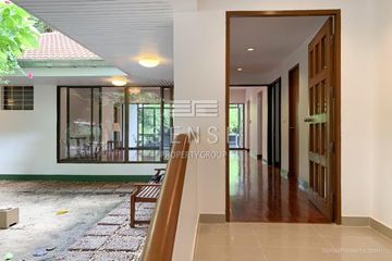 5 Bedroom House for rent in Thung Maha Mek, Bangkok near BTS Chong Nonsi