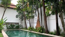 5 Bedroom House for rent in Khlong Toei Nuea, Bangkok near MRT Sukhumvit