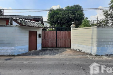 Land for sale in Wat Kanlaya, Bangkok near MRT Itsaraphap