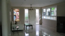 3 Bedroom House for rent in Khlong Tan Nuea, Bangkok