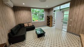 2 Bedroom Condo for rent in Khlong Tan Nuea, Bangkok