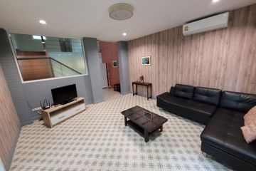 2 Bedroom Condo for rent in Khlong Tan Nuea, Bangkok