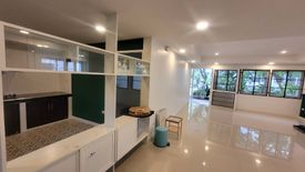 2 Bedroom Townhouse for rent in Khlong Tan Nuea, Bangkok near BTS Ekkamai