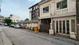 4 Bedroom Townhouse for sale in Phlapphla, Bangkok near MRT Lat Phrao 83