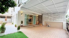 3 Bedroom House for rent in Chan Kasem, Bangkok near BTS Sena Nikhom