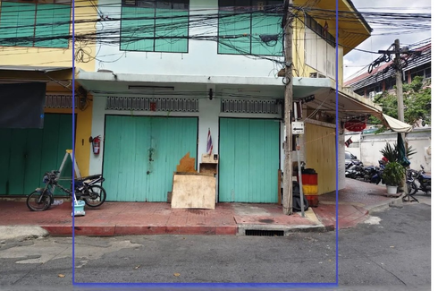 House for rent in Wat Thepsirin, Bangkok near MRT Sam Yot