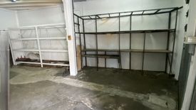 House for rent in Wat Thepsirin, Bangkok near MRT Sam Yot