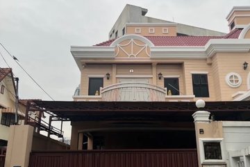 5 Bedroom House for sale in Huai Khwang, Bangkok near MRT Huai Khwang