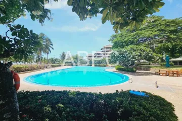 3 Bedroom Condo for sale in Na Jomtien, Chonburi
