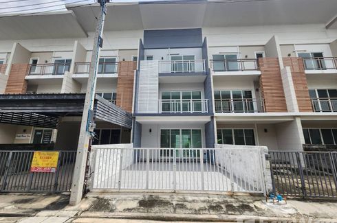 3 Bedroom Townhouse for rent in Tha Raeng, Bangkok