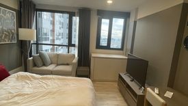 1 Bedroom Condo for sale in XT Huaikhwang, Din Daeng, Bangkok near MRT Huai Khwang