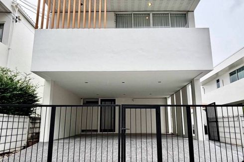 4 Bedroom House for rent in Courtyard Villa Rama 9-Wongwaen, Saphan Sung, Bangkok
