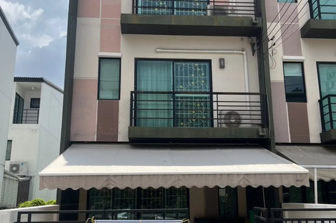 4 Bedroom Townhouse for sale in Khlong Kum, Bangkok