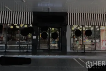 Commercial for rent in Khlong Tan Nuea, Bangkok