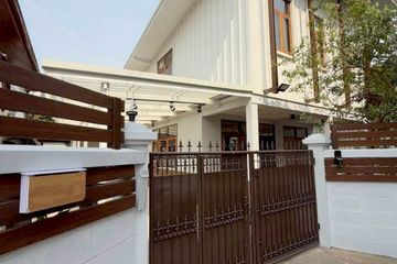 5 Bedroom House for rent in Phra Khanong, Bangkok near BTS Ekkamai
