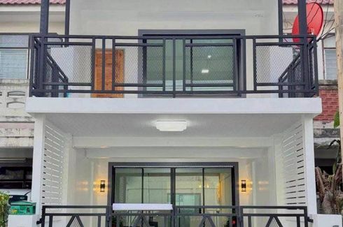 3 Bedroom Townhouse for sale in Talat Khwan, Nonthaburi