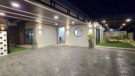 3 Bedroom House for sale in Na Kluea, Chonburi