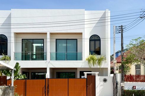 3 Bedroom Villa for sale in Choeng Thale, Phuket