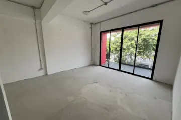 Commercial for rent in Khlong Toei, Bangkok near BTS Asoke