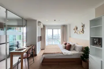 1 Bedroom Condo for sale in Lumpini Place Rama 4-Kluaynamthai, Phra Khanong, Bangkok near BTS Ekkamai