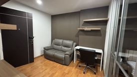 1 Bedroom Condo for rent in Pak Khlong Phasi Charoen, Bangkok near MRT Bang Wa