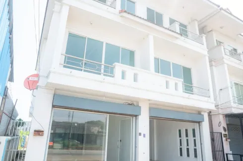3 Bedroom Commercial for rent in Tha Wang Tan, Chiang Mai