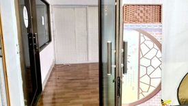 Office for rent in Sam Sen Nok, Bangkok near MRT Ratchadaphisek