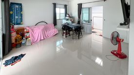 3 Bedroom Apartment for sale in Baan Pruksa Lumlukka-Wongwaen, Lam Luk Ka, Pathum Thani