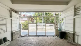 3 Bedroom Townhouse for rent in Bang Chak, Bangkok near BTS Punnawithi