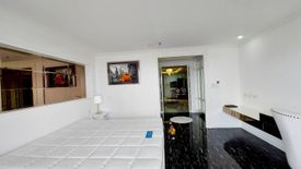 1 Bedroom Condo for sale in Nusa State Tower Condominium, Silom, Bangkok near BTS Surasak