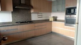 3 Bedroom Condo for rent in Dera Mansion, Khlong Toei, Bangkok near BTS Asoke