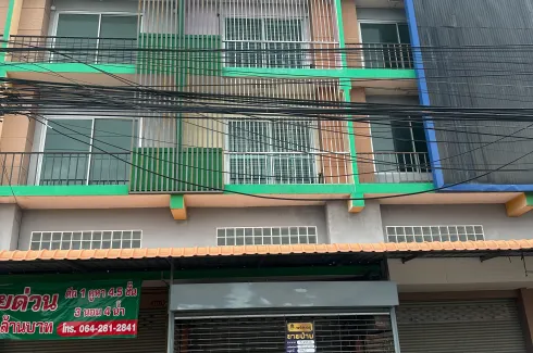 4 Bedroom Townhouse for sale in Khlong Mai, Nakhon Pathom