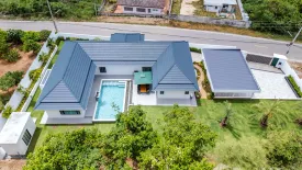 3 Bedroom Villa for sale in Nong Kae, Prachuap Khiri Khan