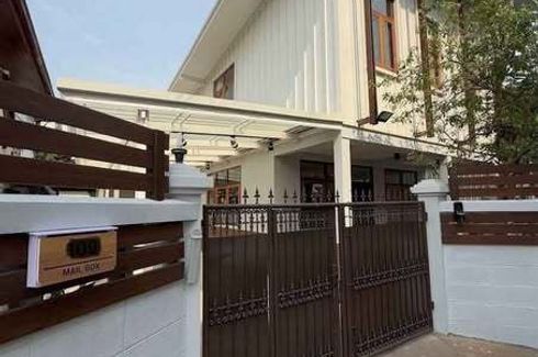 5 Bedroom House for rent in Phra Khanong, Bangkok near BTS On Nut