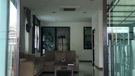 4 Bedroom Townhouse for sale in Bang Chak, Bangkok