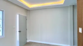 2 Bedroom Townhouse for sale in Thep Krasatti, Phuket