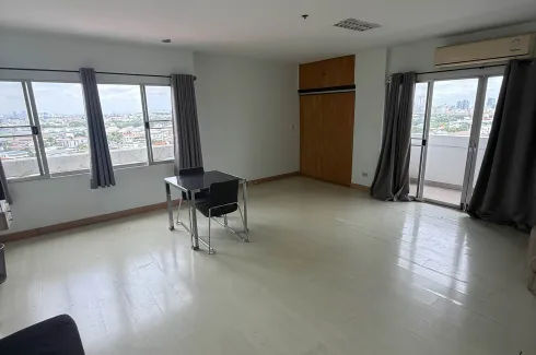 1 Bedroom Condo for sale in Baan Prachaniwet, Lat Yao, Bangkok