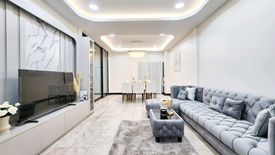 6 Bedroom Townhouse for rent in Huai Khwang, Bangkok