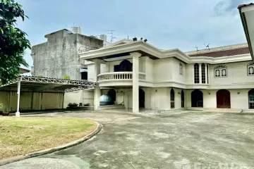 6 Bedroom House for sale in Din Daeng, Bangkok near MRT Phra Ram 9