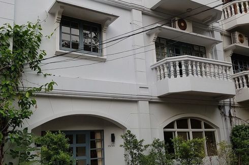 3 Bedroom Townhouse for rent in Prompak Gardens, Khlong Tan Nuea, Bangkok near BTS Phrom Phong