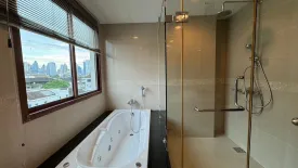 3 Bedroom Condo for rent in The Crest Ruamrudee, Lumpini, Bangkok near BTS Ploen Chit