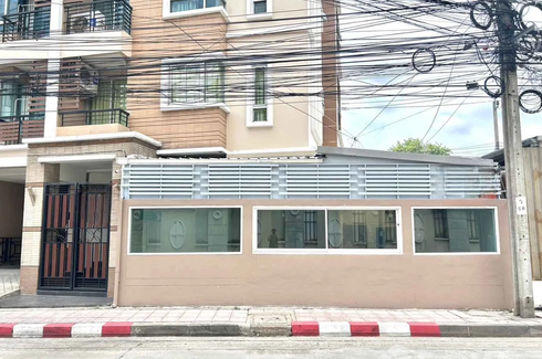 Commercial for rent in Chong Nonsi, Bangkok